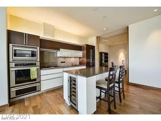 Photo #2: 2396730 Listing 