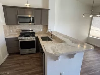 Photo #3: 2396763 Listing 