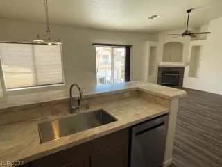 Photo #5: 2396763 Listing 