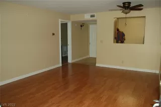 Photo #3: 2396801 Listing