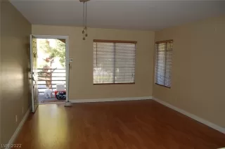 Photo #4: 2396801 Listing