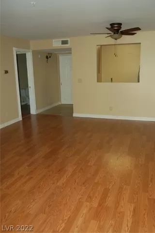 Photo #6: 2396801 Listing