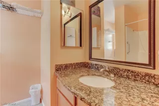 Photo #6: 2396811 Listing