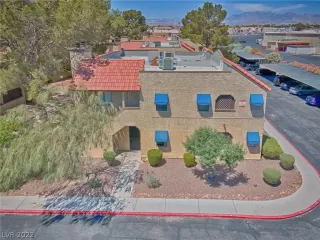 Photo #1: 2396816 Listing