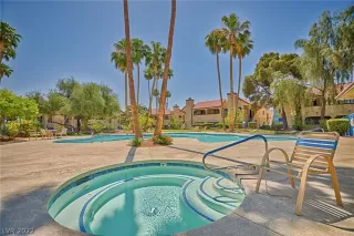 Photo #4: 2396816 Listing