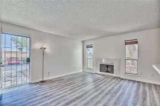 Photo #6: 2396816 Listing