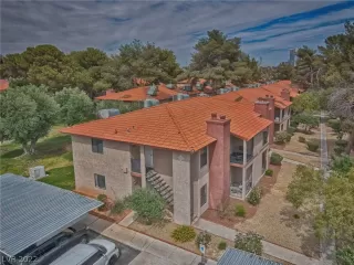 Photo #1: 2396817 Listing 