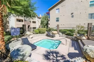 Photo #5: 2396826 Listing 