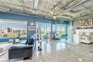 Photo #6: 2396841 Listing