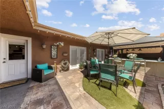 Photo #3: 2396852 Listing