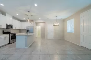 Photo #2: 2396866 Listing