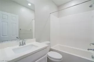 Photo #3: 2396866 Listing