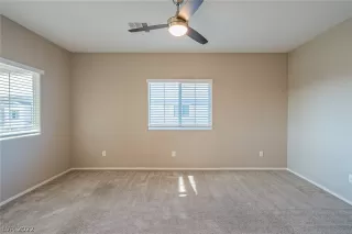 Photo #4: 2396918 Listing