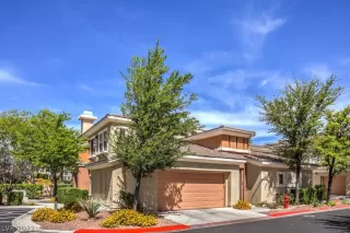 Photo #2: 2396931 Listing 