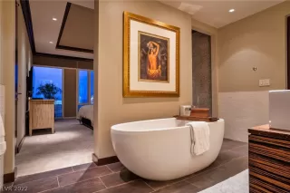 Photo #2: 2396963 Listing 