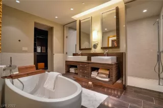 Photo #3: 2396963 Listing 