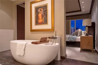 Photo #4: 2396963 Listing 