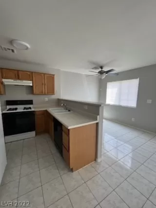 Photo #5: 2396987 Listing 