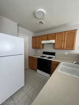 Photo #6: 2396987 Listing 