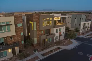 Photo #2: 2396990 Listing