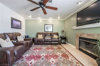 Photo #5: 2396994 Listing