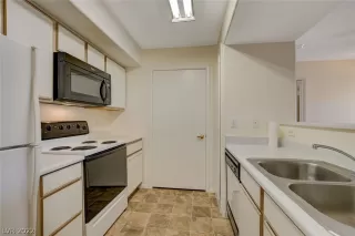 Photo #6: 2397022 Listing