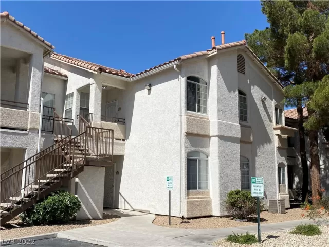 MLS: 2397035 Condo For Sale