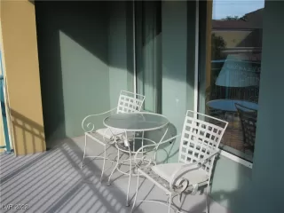 Photo #5: 2397045 Listing 