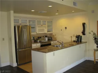 Photo #6: 2397045 Listing 