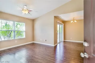 Photo #4: 2397085 Listing