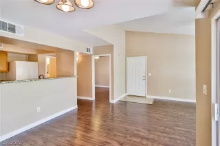 Photo #6: 2397085 Listing