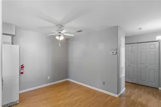 Photo #5: 2397087 Listing