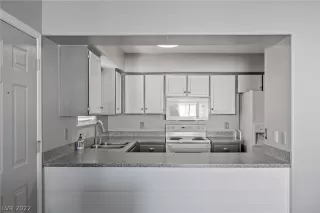 Photo #6: 2397087 Listing