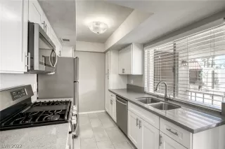 Photo #1: 2397092 Listing 