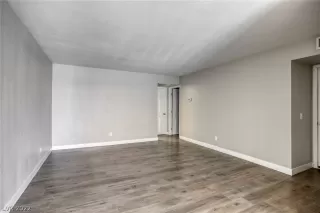 Photo #5: 2397092 Listing 