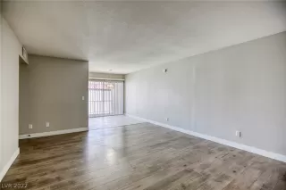 Photo #6: 2397092 Listing 