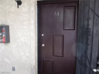 Photo #2: 2397096 Listing 