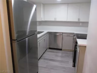 Photo #4: 2397096 Listing 