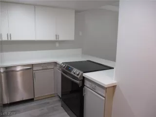 Photo #5: 2397096 Listing 