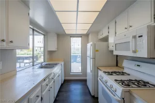 Photo #3: 2397160 Listing