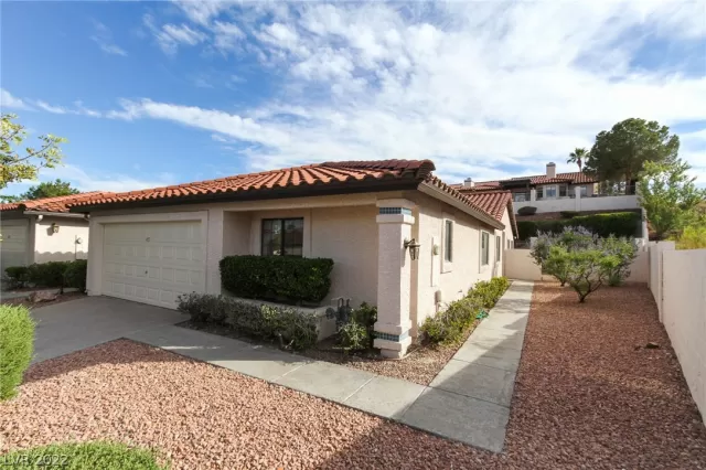 MLS: 2397174 Condo For Sale