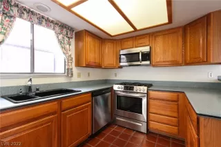 Photo #3: 2397174 Listing