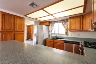 Photo #4: 2397174 Listing