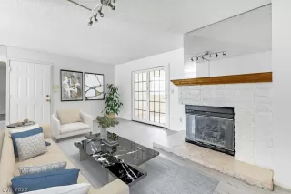 Photo #4: 2397182 Listing