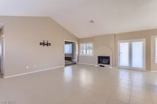 Photo #5: 2397193 Listing
