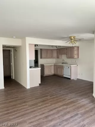 Photo #5: 2397199 Listing 