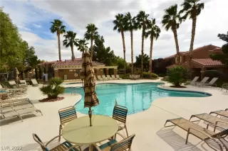 Photo #4: 2397298 Listing 