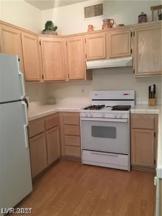 Photo #2: 2397332 Listing 