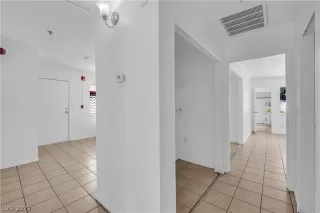 Photo #5: 2397351 Listing 