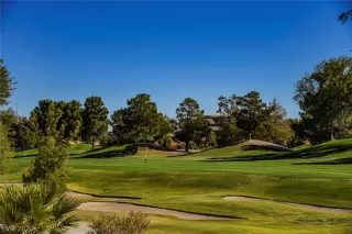 Photo #5: 2397383 Listing